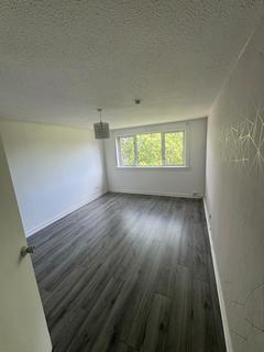 1 bedroom flat to rent, Hartlaw Crescent, Hillington, Glasgow, G52