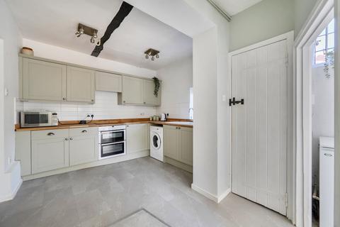 2 bedroom end of terrace house for sale, Peper Harow Lane, Godalming GU8
