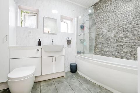 undefined, Beverley Road, East Ham, London, E6