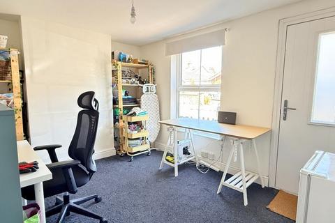 2 bedroom cottage to rent, Silver Street, Burwell