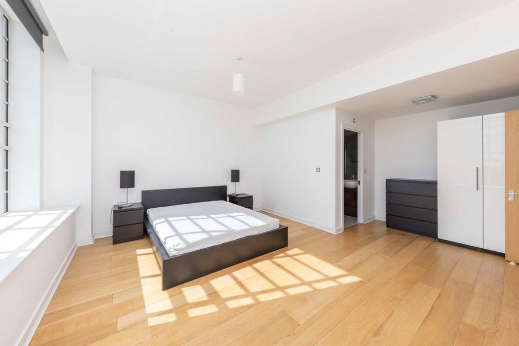 Apartment in London - View 5