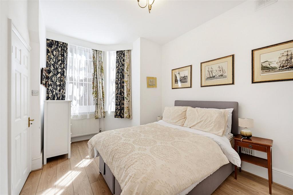 House in London - View 2