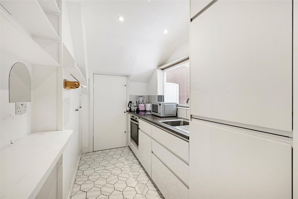 House in London - View 3