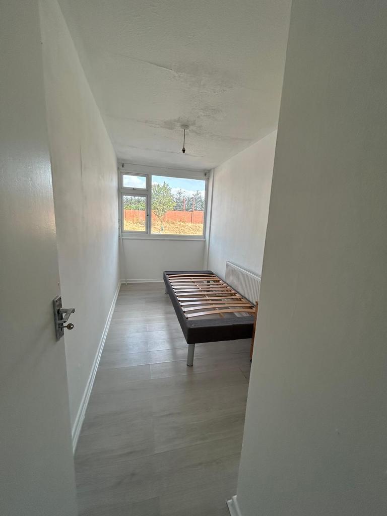 House in London - View 4