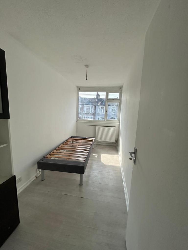 House in London - View 5