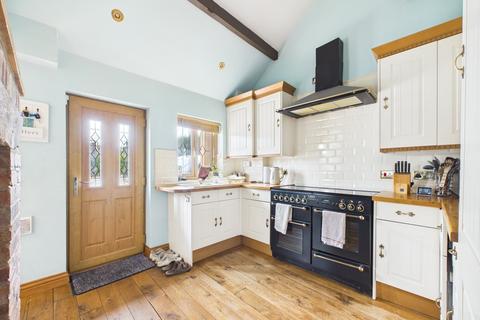 2 bedroom end of terrace house for sale, Shrewsbury Road, Market Drayton, Shropshire