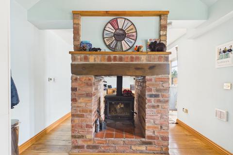 2 bedroom end of terrace house for sale, Shrewsbury Road, Market Drayton, Shropshire