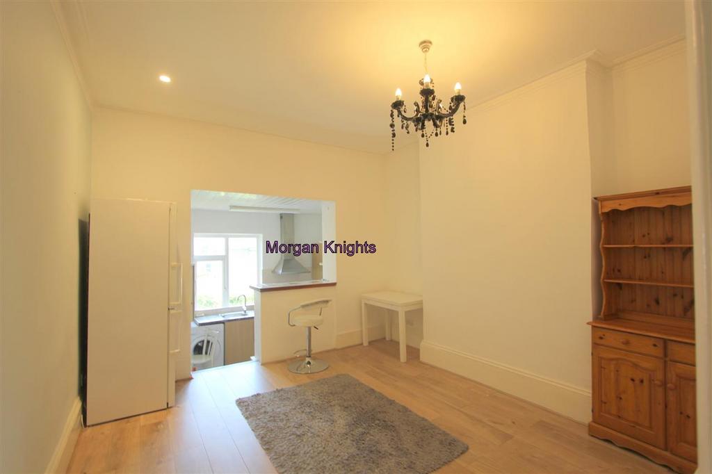 Apartment in Acton - View 2