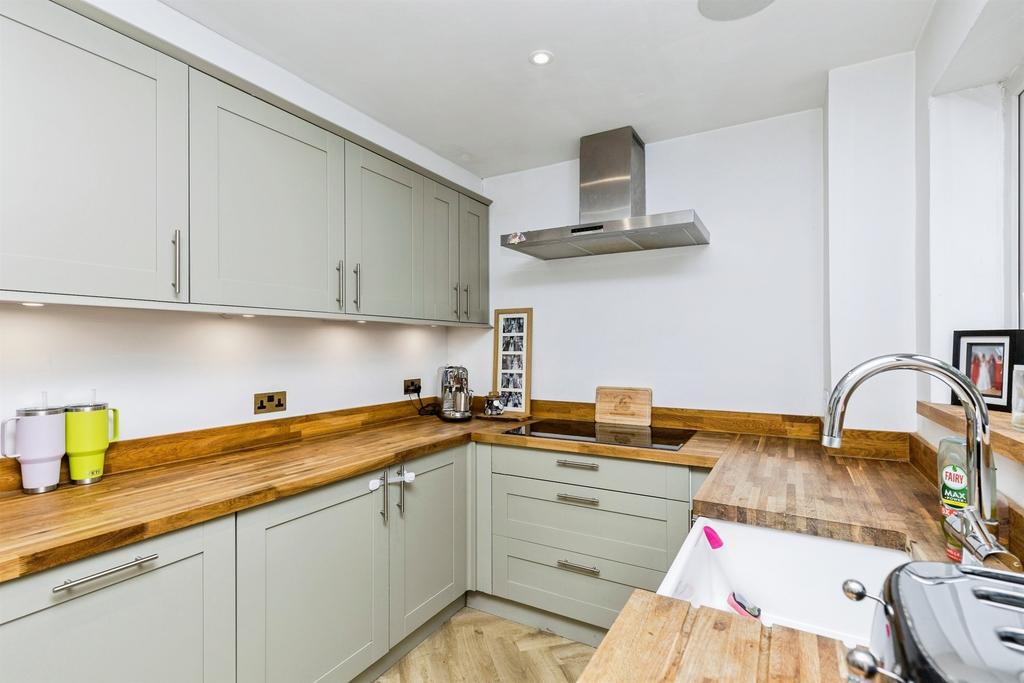 House in Crawley - View 5