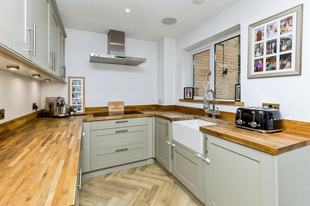 House in Crawley - View 3