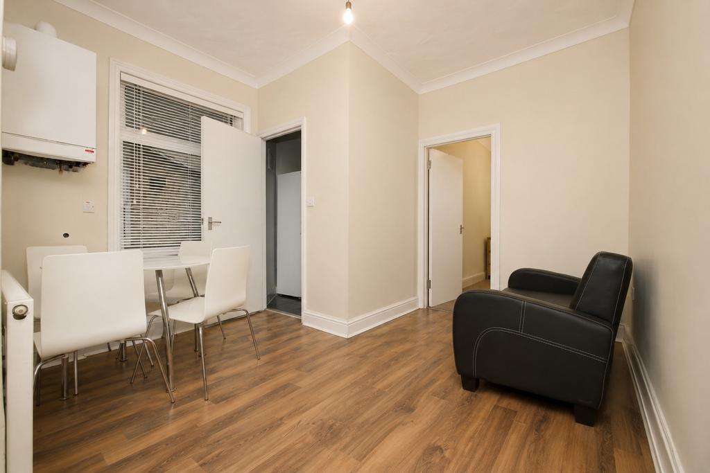 Apartment in London - View 3