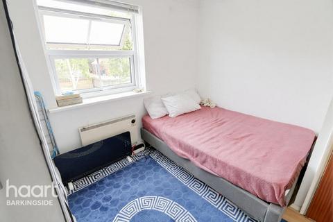 1 bedroom flat for sale, Maple Close, Hainault