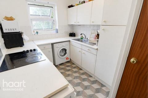 1 bedroom flat for sale, Maple Close, Hainault