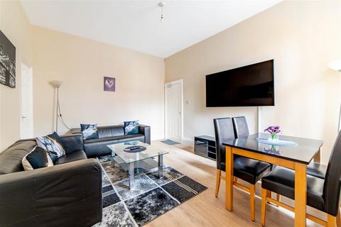 2 bedroom flat to rent, Cavendish Road, Jesmond, NE2
