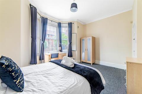 2 bedroom flat to rent, Cavendish Road, Jesmond, NE2