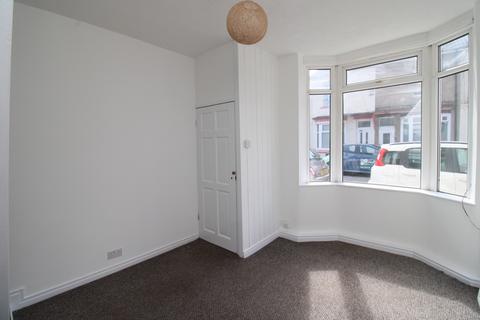 2 bedroom terraced house to rent, Cadogan Street, North Ormesby.