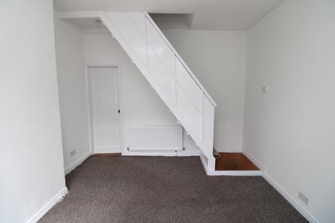 2 bedroom terraced house to rent, Cadogan Street, North Ormesby.