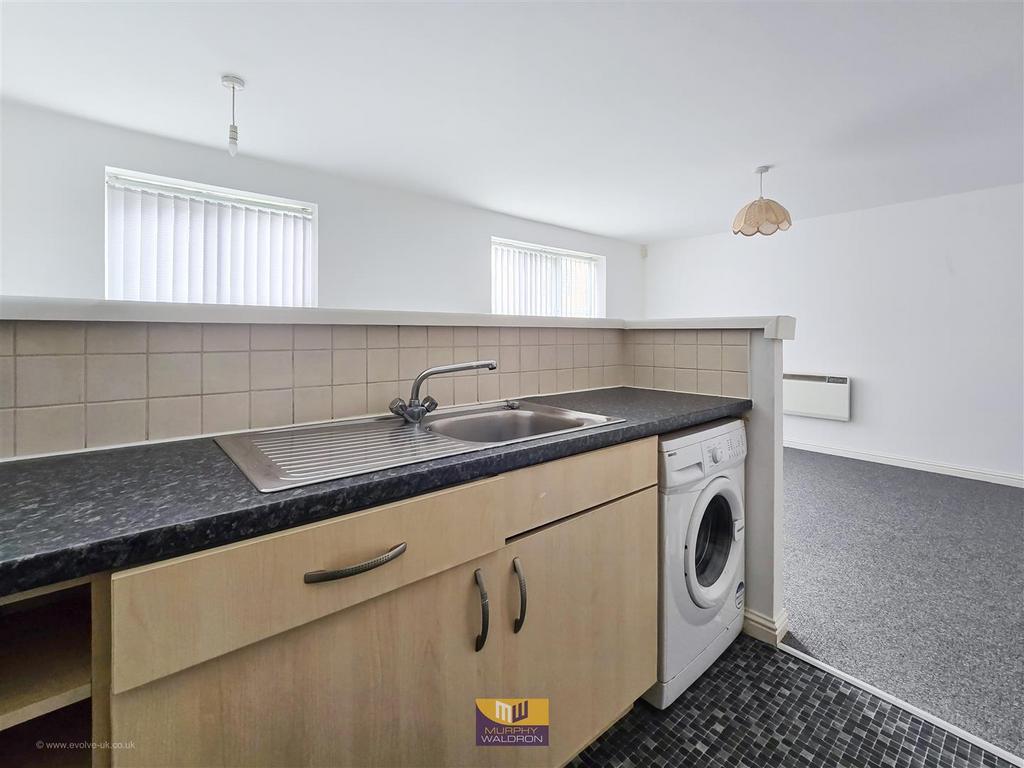 Apartment in Manchester, Greater Manchester - View 4