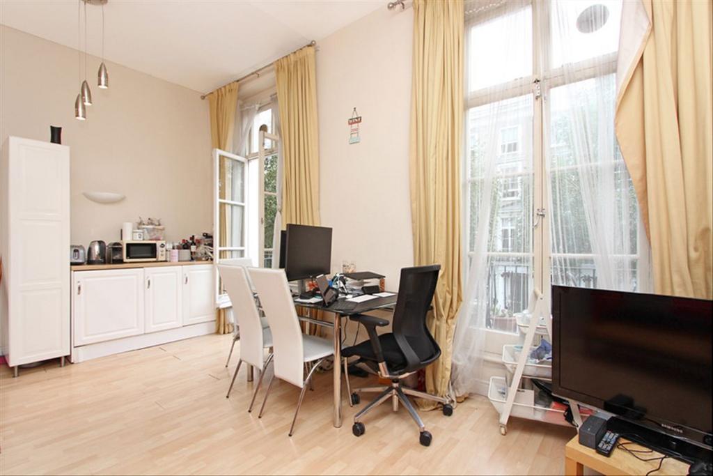 Apartment in London - View 2