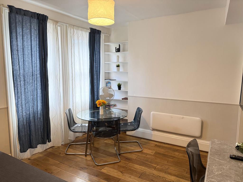 Apartment in London, Westminster - View 5