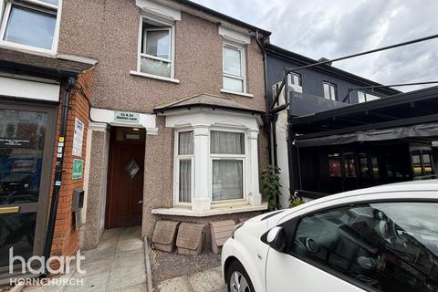2 bedroom apartment to rent, Station Lane, HORNCHURCH