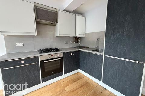 2 bedroom apartment to rent, Station Lane, HORNCHURCH
