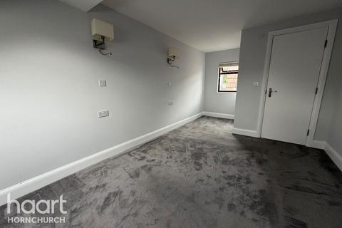 2 bedroom apartment to rent, Station Lane, HORNCHURCH