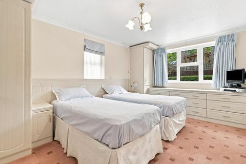 undefined, Westminster Court, Cambridge Park