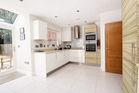 3 bedroom townhouse for sale, Forest Road, BRANKSOME PARK, BH13