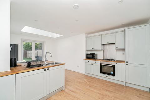 3 bedroom terraced house to rent, Pear Tree Avenue, Yiewsley, West Drayton, UB7