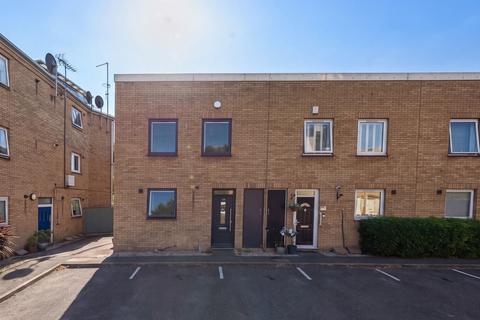 3 bedroom semi-detached house for sale, Milligan Street, London E14