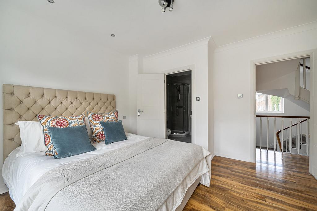 House in London - View 5