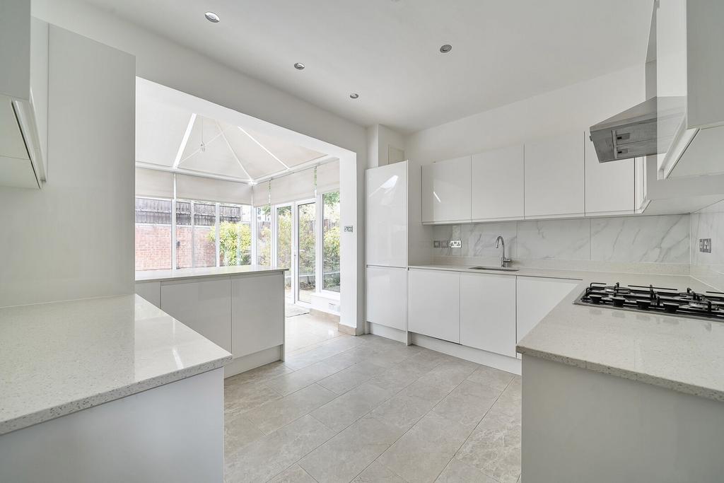House in London - View 3