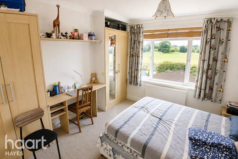 4 bedroom end of terrace house to rent, Windsor Avenue, UXBRIDGE