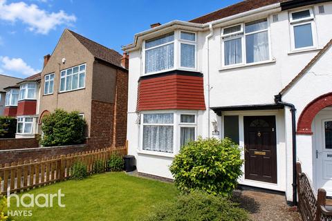 4 bedroom end of terrace house to rent, Windsor Avenue, UXBRIDGE