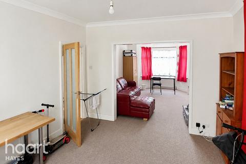 4 bedroom end of terrace house to rent, Windsor Avenue, UXBRIDGE