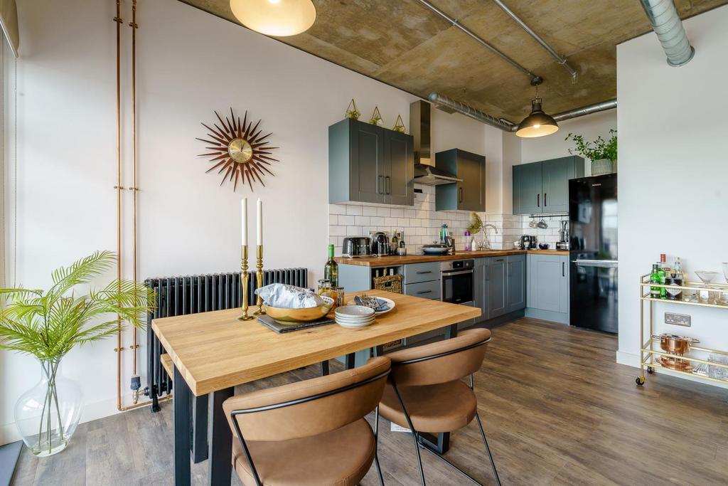 Apartment in Wembley - View 2