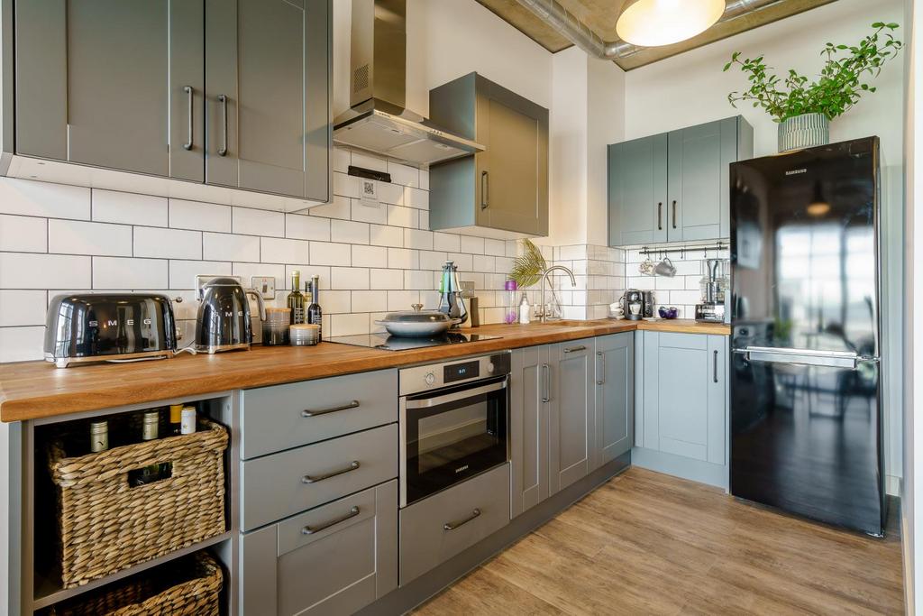 Apartment in Wembley - More