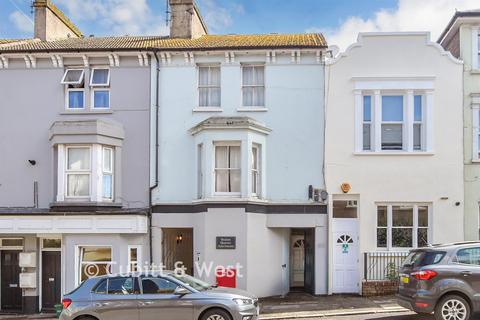 2 bedroom ground floor flat for sale, Station Quarter Apartments, Haywards Heath RH16