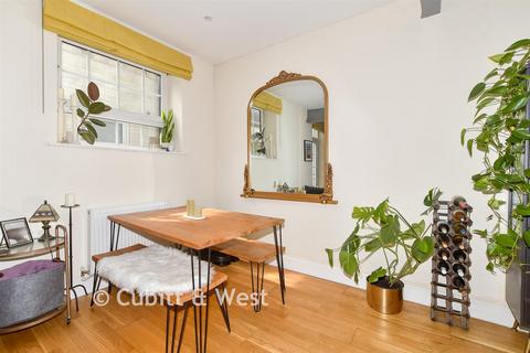 2 bedroom ground floor flat for sale, Station Quarter Apartments, Haywards Heath RH16