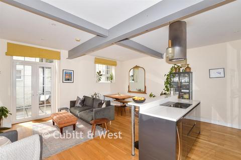 2 bedroom ground floor flat for sale, Station Quarter Apartments, Haywards Heath RH16