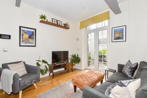 2 bedroom ground floor flat for sale, Station Quarter Apartments, Haywards Heath RH16