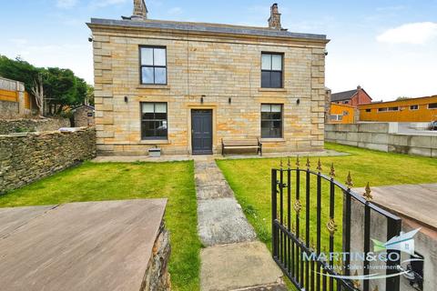 5 bed detached house for rent in Ellenrod Farm, Caldershaw OL12