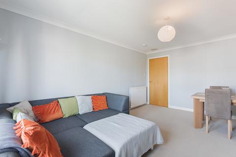 2 bedroom flat to rent, Cedar Court, Aberdeen