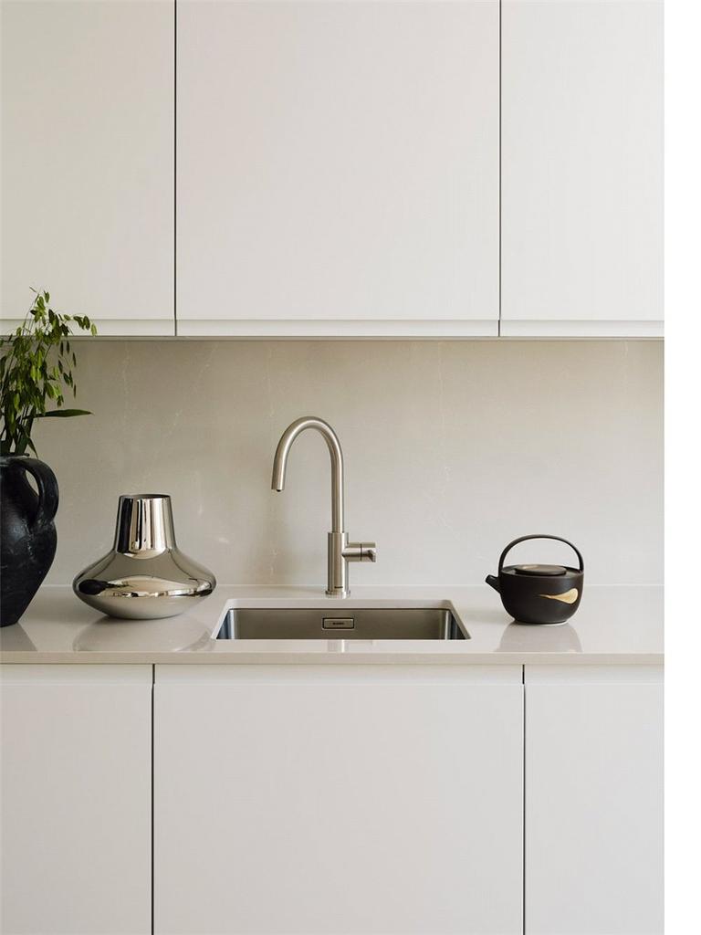 Apartment in Nine Elms - More