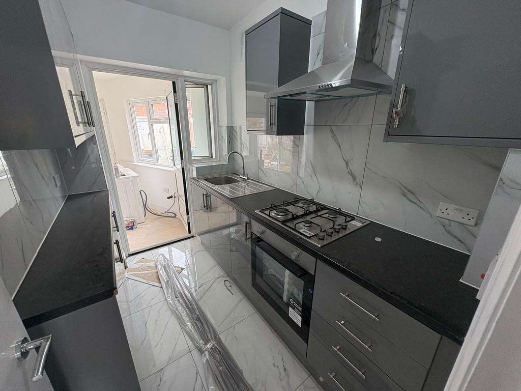 House in Southall - View 3