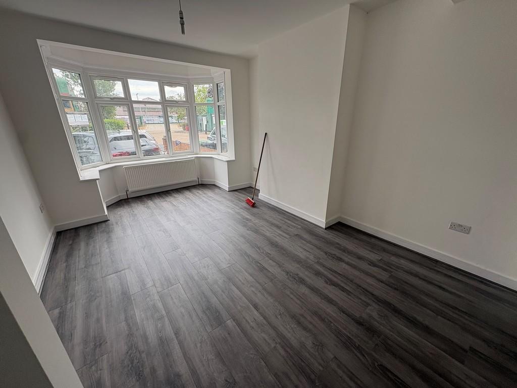 House in Southall - View 4