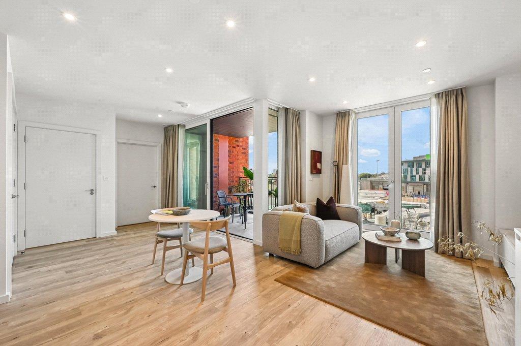Apartment in Nine Elms - View 2