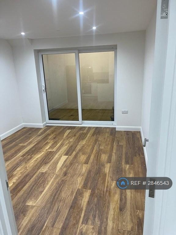 Apartment in London - View 3