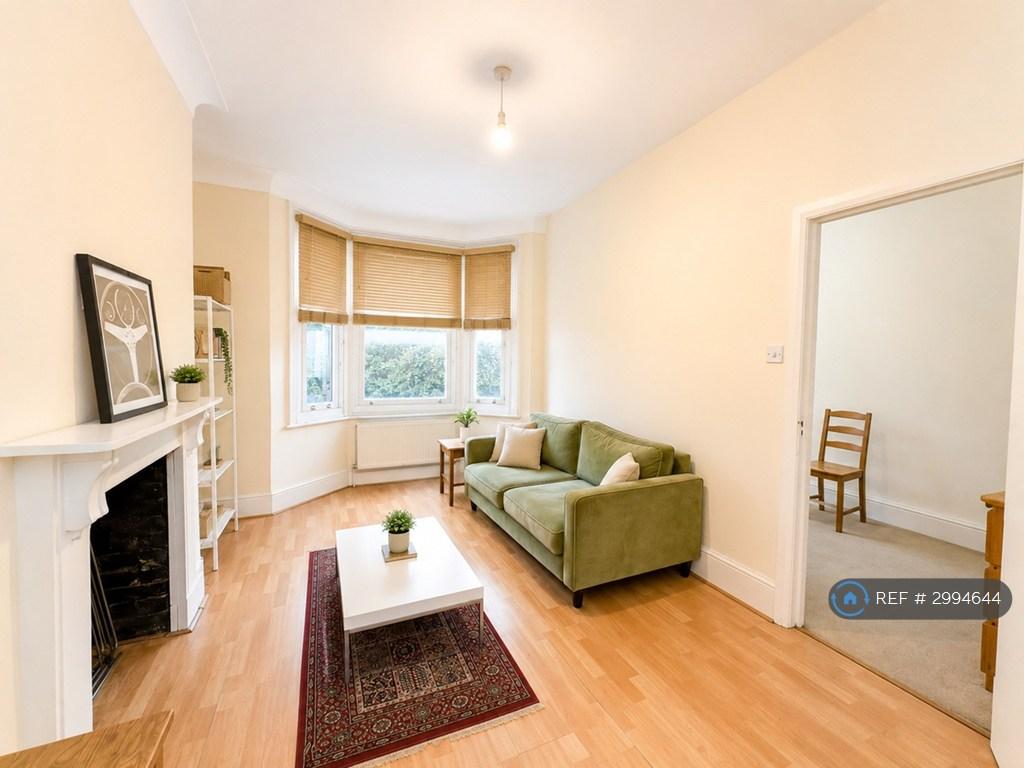 Apartment in London - View 3